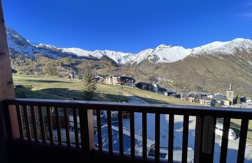 Saint-Martin-de-Belleville Apartment | Ski-in/ski-out chalet with fantastic views