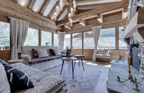 Val-d'Isere Ski Chalet | Ski-in/ski-out chalet with pool and sauna in Val-d'Isère