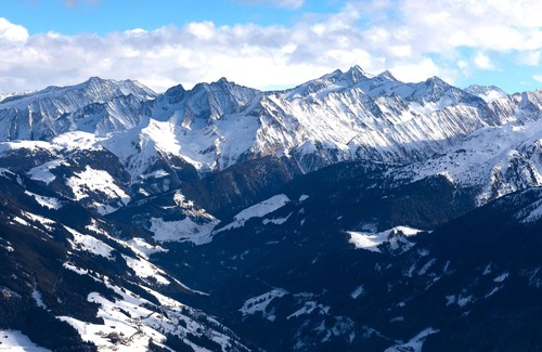 Kaltenbach Ski Chalet | Ski-in ski-out chalet with terrace