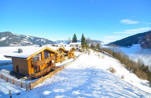 Kaprun Ski Chalet | Ski-in / Ski-out Chalet Maiskogel 13a by Alpen Apartments
