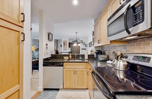 West Dover Condo | Ski-in/ski-out condo w/deck, wood-burning fireplace, wifi, community amenities