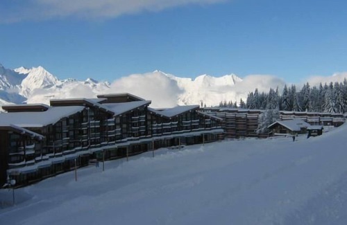 Arc-1800 Apartment | Ski-in/ski-out & foot of the slopes, 3rd floor, view ski slopes, tv, ski locker, 33m², Les Arcs