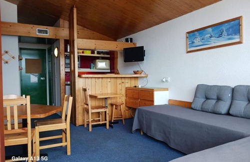 Arc-1800 Apartment | Ski-in/ski-out & foot of the slopes, 4th floor, view village, tv, ski locker, 33m², Les Arcs