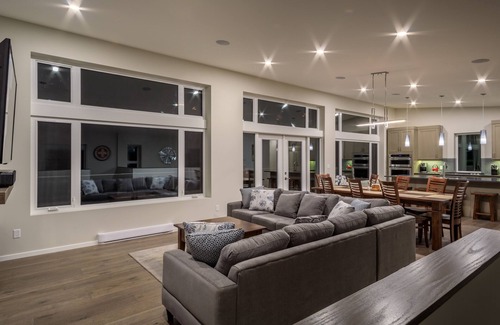 Golden House | SKI-IN/SKI-OUT. Just built, 4 bedroom, 3.5 bathroom modern Town home, sleeps 12