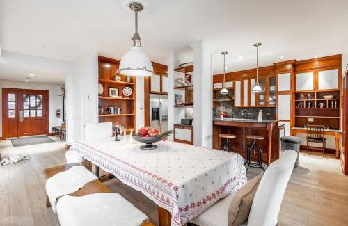 Mont-Tremblant Ski Chalet | Ski In/Ski Out Luxury Tremblant Chalet