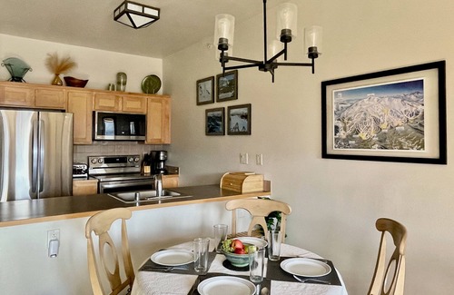 Mammoth Lakes Condo | Ski-In/Ski-Out mountain view next to Eagle Lift 1BR Special Hike fishing bike