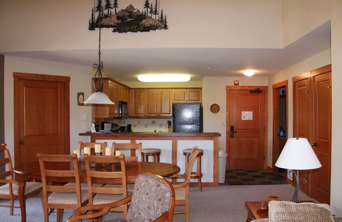 Salt Lake Mountain Resorts Condo | Ski-In/Ski-Out Mountain View Condo with Vaulted Ceilings