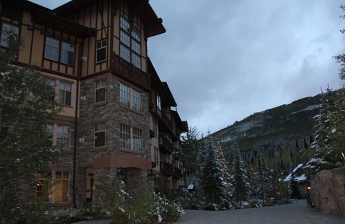Salt Lake Mountain Resorts Condo | Ski-In/Ski-Out Mountain View Condo with Vaulted Ceilings