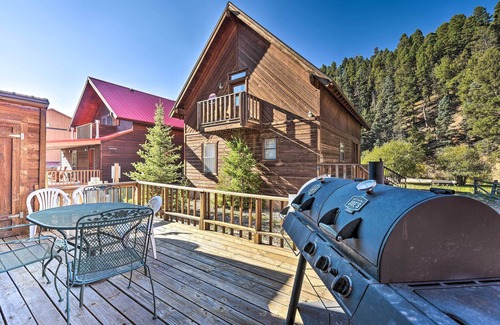 Red River Cabin | Ski-In/Ski-Out Red River Cabin w/Mtn Views!