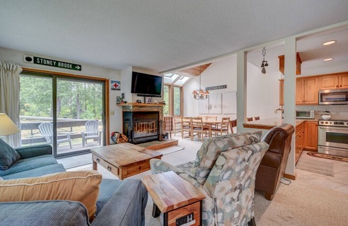 Bartlett House | Ski-in/Ski-out Slopeside Attitash Family Home ⛷