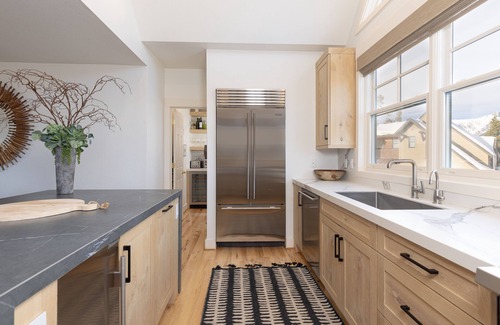 Saddle Ridge House | Ski-in/Ski-out w/Private Hot Tub in Moonlight Basin| Saddle Ridge - Mountain Modern Chalet