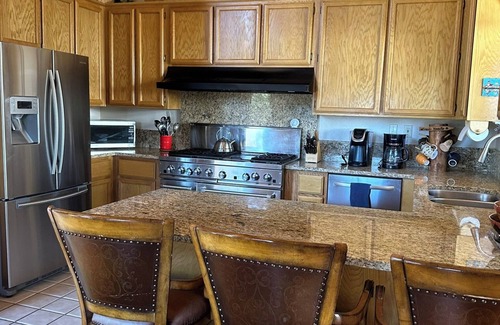 Downtown House | SKI LEASE 2025-26 Tahoe Truckee Pet Friendly Home with Amazing Views