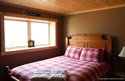 Hanover Ski Chalet | Ski Retreat with scenic mountian and river views