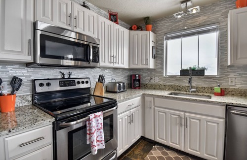 Park City Condo | Ski The Best At A Great Price! 2 Minutes From Deer Valley Gondola.