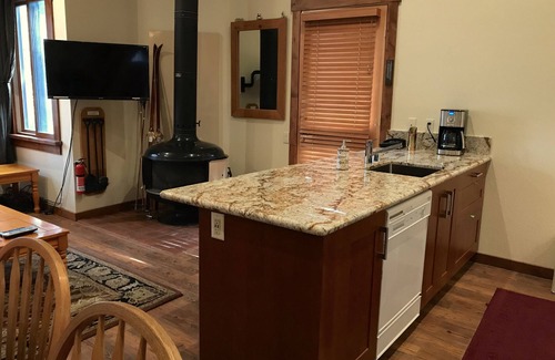 Truckee Condo | Ski Trails Condo Ski-In/Ski-out (snow level permiting) or a short walk to slope