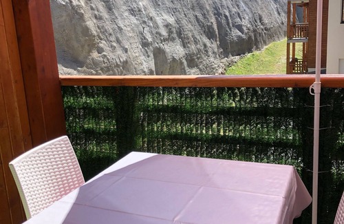 Valberg Apartment | Ski Valberg (1700m) 06, flat 2 rooms center, pisci intér. Heated Park closed