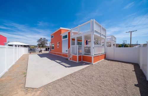 Parker Strip House | Skibatical, Private Hot Tub & Fenced Yard at Roadrunner Resort