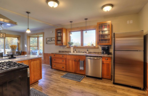 Rangeley House | Skiers' Paradise - Private home with hot tub, close to Saddleback Mountain!