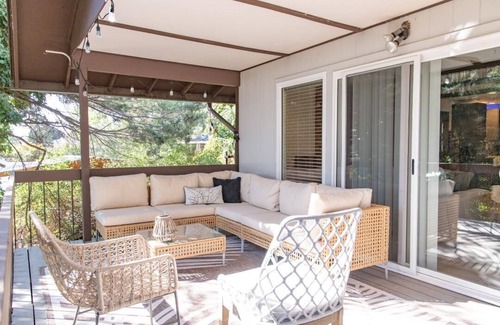 North Ogden House | Skiing! Designed for Comfort, 1 Cal King, 3 queens, Mountain Views Hiking,