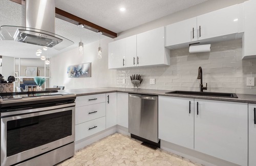 Montgomery House | Skip to the Mountains, Walk Along/Float the Bow River or Dine in Montgomery.