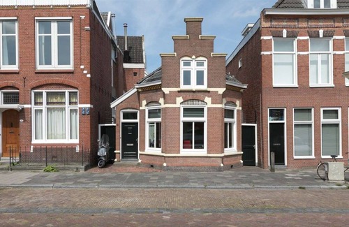 Groningen House | Skipper 4 3 bedroom 4p holidayhome, old bridgewatchershouse with prepared beds and towels