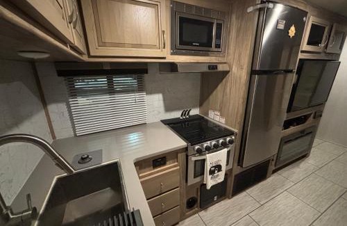 Round Top House | Skull Creek Adult RV