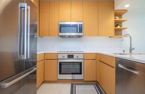 Ala Moana Condo | Sky Ala Moana 2307: 1 BR, 1 BA in Honolulu, Sleeps 4