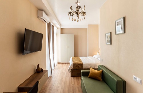 Didube Hotel | Sky By The RivernBoutique Hotel, Tbilisin5 minutes to Bazar, University,Old city