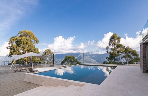 Copacabana Villa | Sky Mountain Designer Villa / Amazing Views & Pool
