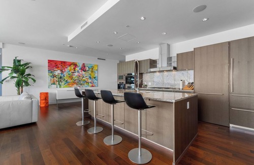 Coal Harbour Condo | Sky OasisnThe most luxurious space and the best views of the City.