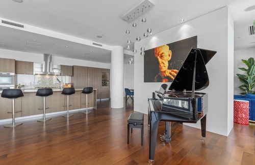 Coal Harbour Condo | Sky OasisnThe most luxurious space and the best views of the City.