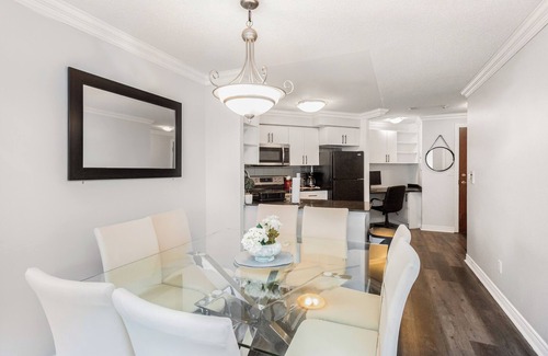 Fairview Condo | Sky Retreat | 2BR-2BA High Floor | 180° City View