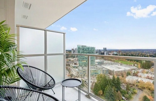 Surrey Condo | Sky Suite 2BR 1BR Condo in Surreys Tallest Tower! Rooftop Terrace w/Views
