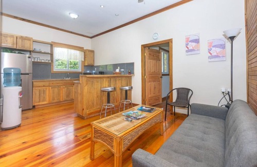 Gibson Bight Condo | Sky View – Modern Spacious Condo in West End area