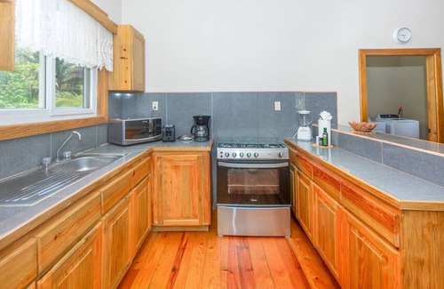 Gibson Bight Condo | Sky View – Modern Spacious Condo in West End area