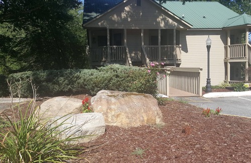 Lake Lure Condo | Skybeach by the lake