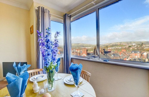 Swanage Apartment | Skycove - Two Bedroom Apartment, Sleeps 4