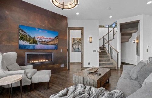 Windcliff Estates House | Skyes Peak - Beautiful NEW home with breathtaking views of the Mountains