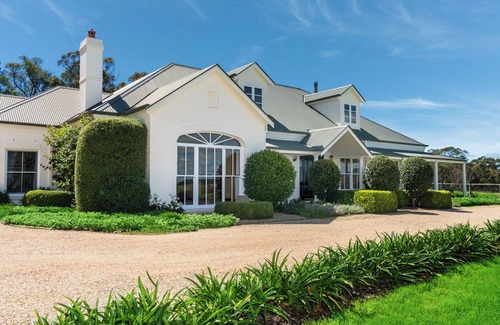 Exeter House | Skyfall - Country estate, a family and entertaining paradise.
