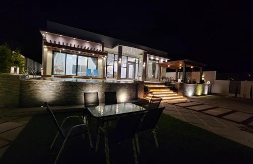 Sayq Ski Chalet | Skylight chalet