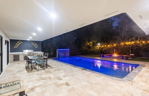 Miami Lakes House | Skyline Lux Villa w/Pool 4/3