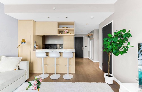 Chinatown House | Skyline Oasis: 3M Dollars Penthouse with Iconic Views