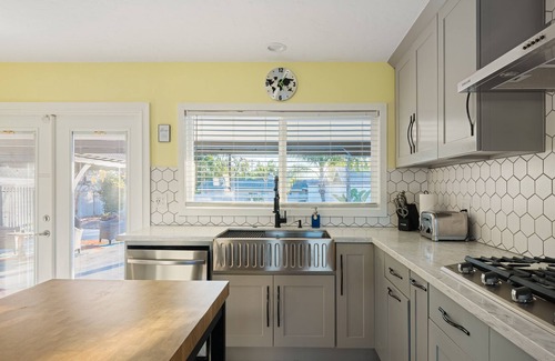 North Tustin House | Skyline Retreat only 10 mins from Disneyland!
