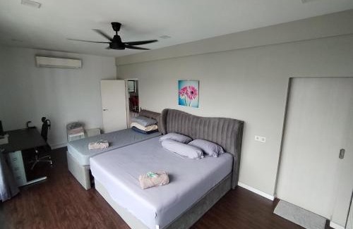 Bukit Indah Apartment | Skyloft Premium Suites 8 pax