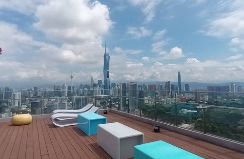 Brickfields Apartment | SkyPool Suite @ KL Sentral - Suite A