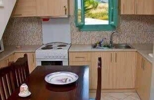 Skiros Apartment | Skyros Luxury Poolside Getaway