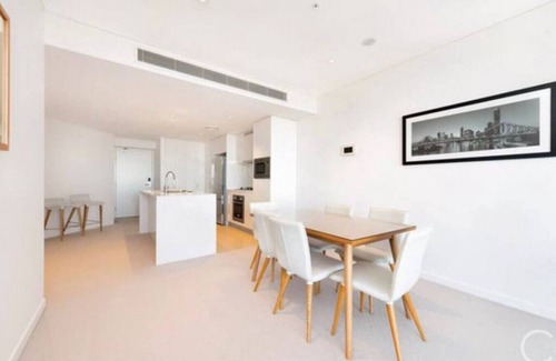 Brisbane Central Business District Apartment | Skytower 1901 · L19 Spacious Apt, Wi-Fi, Parking