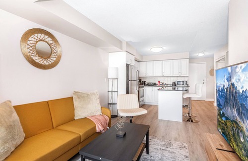 Downtown Mississauga Condo | SkyView 2+1 Condo Stunning Views Steps to SQ1 Mall
