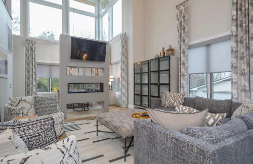 Black Mountain House | Skyview Oasis Modern Build 1 Mile from Downtown Black Mtn!