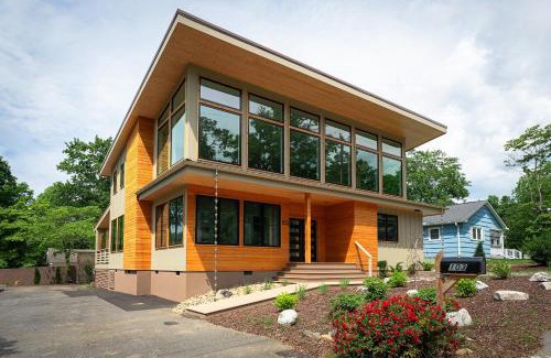 Black Mountain House | Skyview Oasis Modern Build 1 Mile from Downtown Black Mtn!